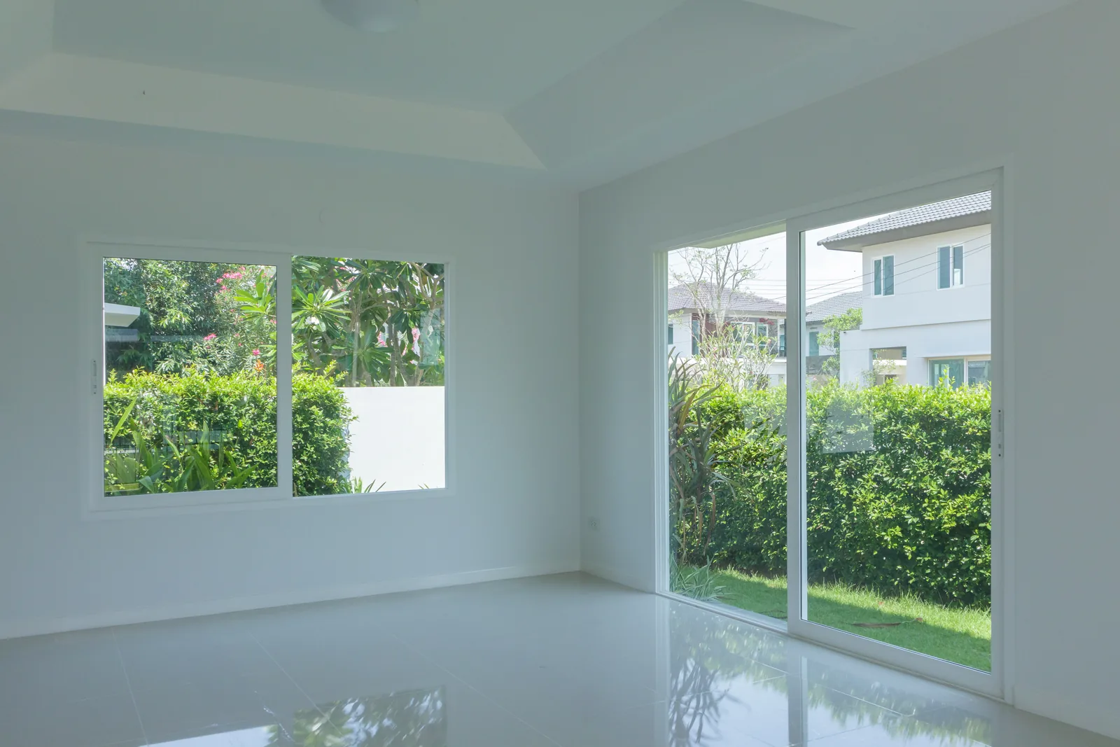 Fenêtre sur mesure PVC, aluminium ou bois – Ciel Habitat France