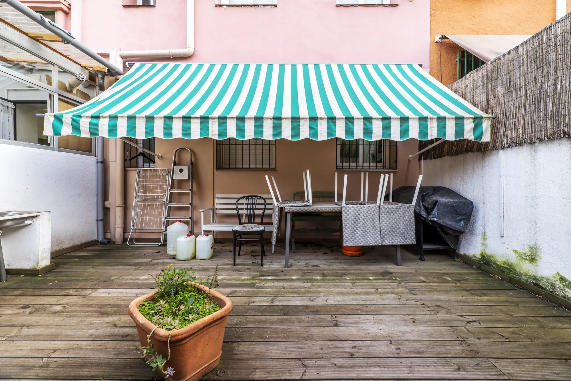 Store Banne Raye Vert Terrasse Bois Maison Ville